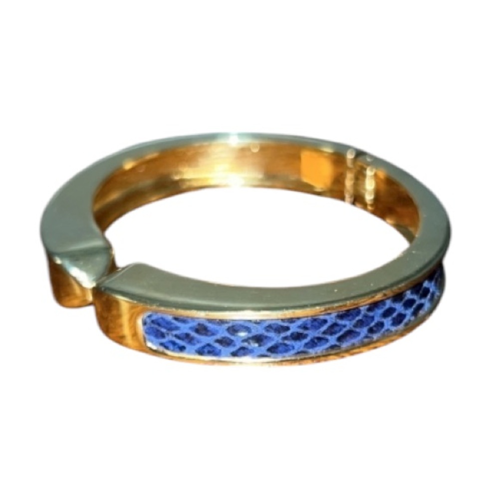 STELLA & DOT bracelet Faux blue snakeskin bangle Gold tone Hinge closure